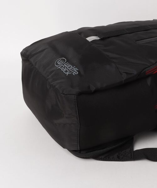 atmos pink（アトモスピンク）の「Wolffepack Escape (BLACK/RED)（バックパック/リュック・メンズ・ブラック・ONE SIZE）」の3枚目の写真