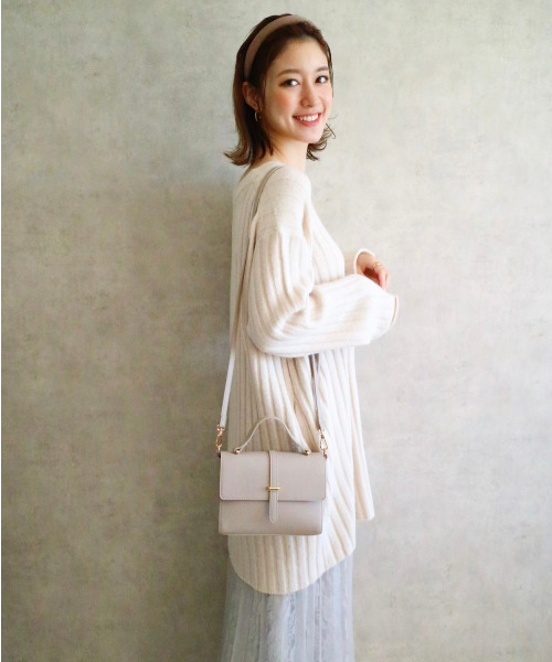maison vert(メゾンヴェール)の「【インフルエンサー yukaさんコラボ】スクエアフラップショルダー(ショルダーバッグ・レディース・ブラック/チョコ/グレー・FREE)」の3枚目の写真