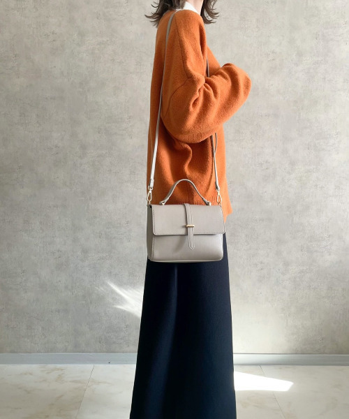maison vert(メゾンヴェール)の「【インフルエンサー yukaさんコラボ】スクエアフラップショルダー(ショルダーバッグ・レディース・ブラック/チョコ/グレー・FREE)」の17枚目の写真