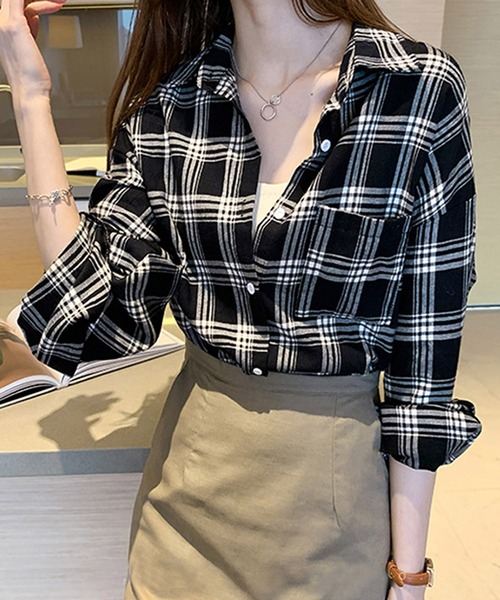 Amulet(アミュレット)の「チェック柄オーバーサイズシャツ(シャツ/ブラウス・レディース・ブラック/ホワイト・M/L/XL)」の1枚目の写真