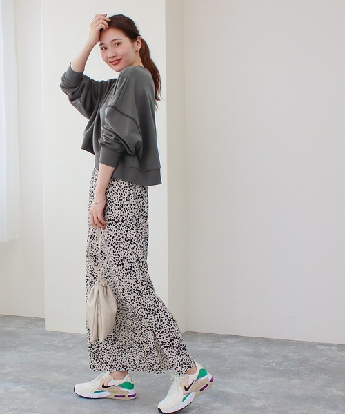 Social GIRL（ソーシャルガール）の「裏起毛ショートスウェットシャツ（スウェット・レディース・オフホワイト/グレイッシュベージュ/チャコール・M）」の8枚目の写真