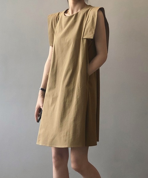 Jewelobe（ジュエローブ）の「ショルダータブAラインミニワンピース（ワンピース・レディース・ベージュ/ブラック/レッド/アイボリー・FREE）」の13枚目の写真