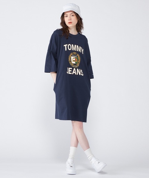 tommy jeans（トミー ジーンズ）の「オーバーサイズリュクスTシャツワンピース（ワンピース・レディース・ホワイト/ネイビー・LARGE/MEDIUM/SMALL/X-SMALL）」の8枚目の写真