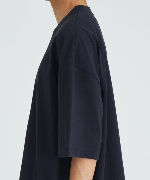 ATON(エイトン)の「【ATON / エイトン】FRESCA PLATE OVERSIZED T-SHIRT(Tシャツ/カットソー・メンズ・ネイビー/グレー・4/6)」の14枚目の写真