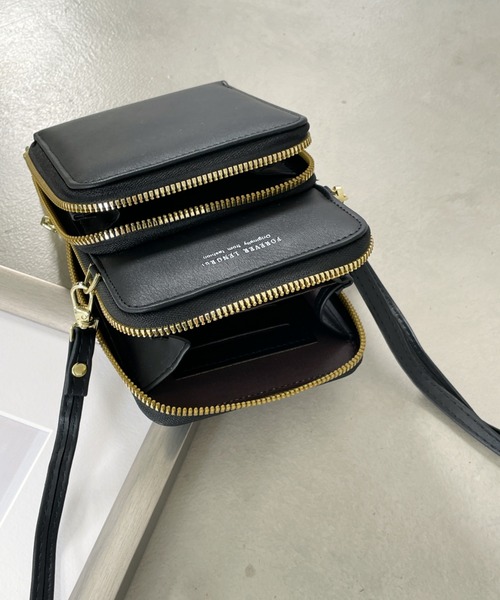 thank U more（サンキューモア）の「スクエア　スマホショルダーバッグ（ショルダーバッグ・レディース・ブルー/ブラック/ベージュ/ブラウン・FREE）」の7枚目の写真