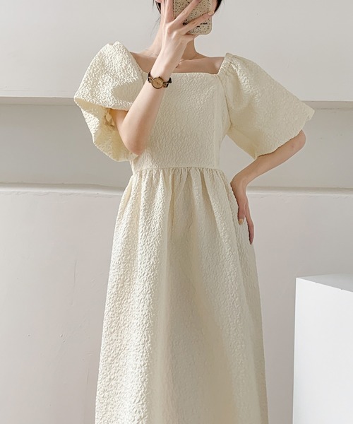 ABITOKYO(アビトーキョー)の「ふくれジャガードパフスリーブスクエアワンピース(ワンピース・レディース・ベージュ/ブラック/ブラウン/ネイビー/ブルー/グリーン/グレイッシュベージュ/ホワイト・M/L)」の22枚目の写真