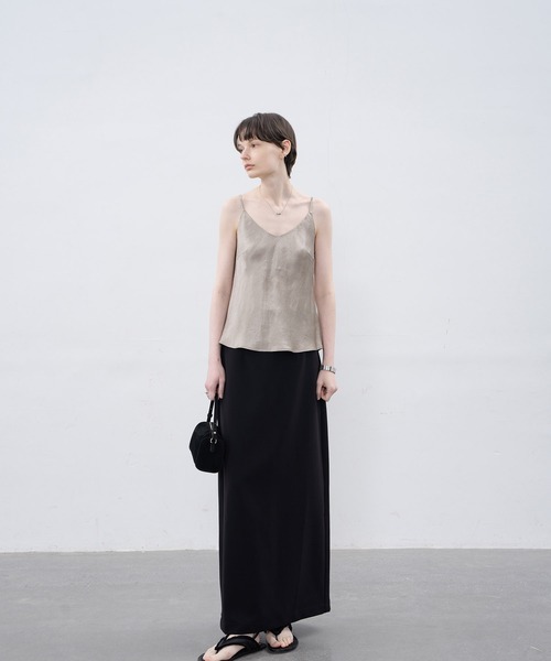 EKCOOKIES(イーケークッキーズ)の「【 EKCOOKIES 】Vネック光沢キャミソール(キャミソール・レディース・ブラック/シルバー・S/M/L)」の20枚目の写真