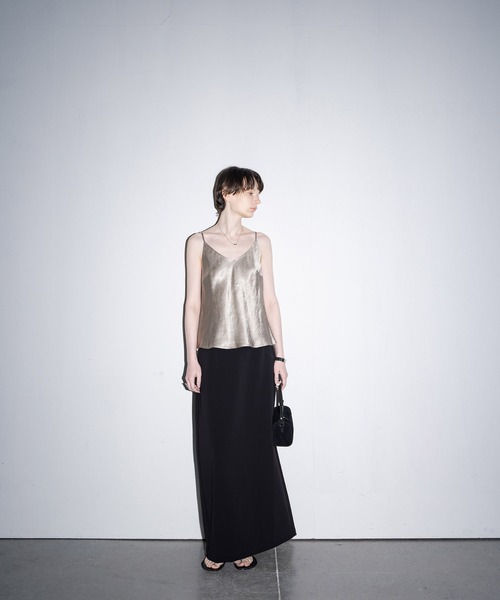 EKCOOKIES(イーケークッキーズ)の「【 EKCOOKIES 】Vネック光沢キャミソール(キャミソール・レディース・ブラック/シルバー・S/M/L)」の21枚目の写真