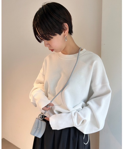 emmi（エミ）の「【emmi atelier】ラメ裏毛クロップドプルオーバー（Tシャツ/カットソー・レディース・ライトベージュ/オフホワイト・FREE）」の20枚目の写真