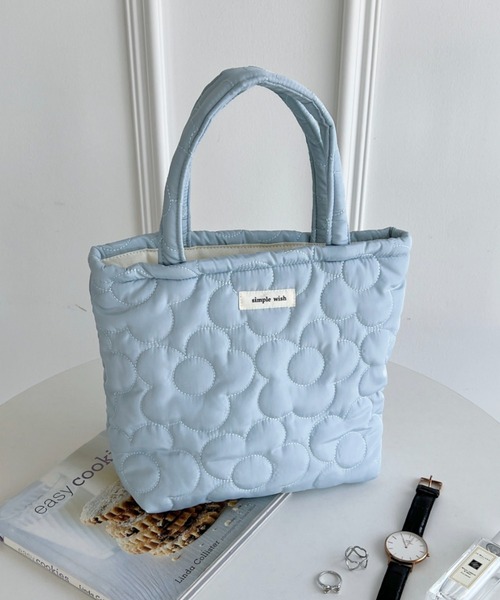 Loueme（ルエム）の「フラワーキルティングミニトートバッグ（ハンドバッグ・レディース・ピンク/アイボリー/ライトブルー・FREE）」の3枚目の写真