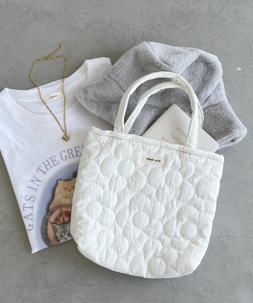 Loueme（ルエム）の「フラワーキルティングミニトートバッグ（ハンドバッグ・レディース・ピンク/アイボリー/ライトブルー・FREE）」の4枚目の写真