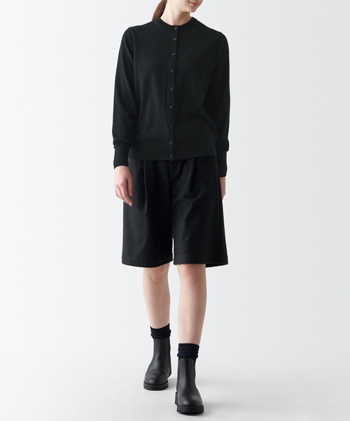 無印良品（ムジルシリョウヒン）の「洗えるウールハイゲージクルーネックカーディガン（カーディガン/ボレロ・レディース・バーガンディー/ブルー/ブラック/グレー/オートミール/ダークグレー・XL/S/L/XS/M/XXL）」の7枚目の写真