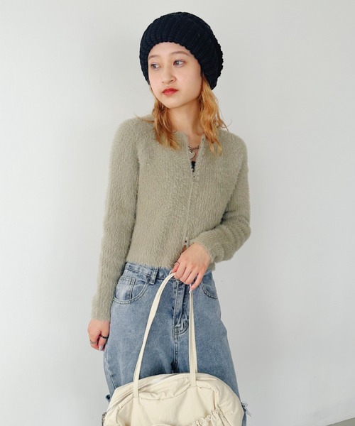 CLEA(クレア)の「ビッグボリュームニットキャップ(ニットキャップ/ビーニー・レディース・アイボリー/ブラック/グレー/ベージュ/マスタード・FREE)」の14枚目の写真