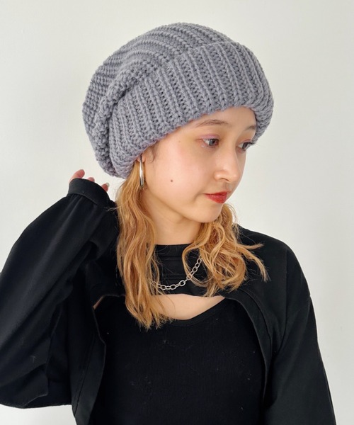 CLEA(クレア)の「ビッグボリュームニットキャップ(ニットキャップ/ビーニー・レディース・アイボリー/ブラック/グレー/ベージュ/マスタード・FREE)」の9枚目の写真