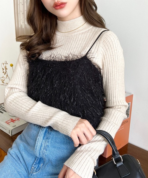 moment+（モーメントプラス）の「フェザーファーキャミソール