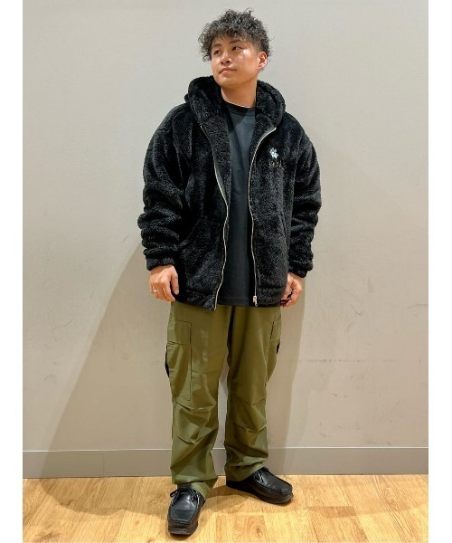 (What it isNt)ART BY MARKGONZALES(ワットイットイズント)の「【(What it isNt)】【what it isNt別注】シャギーボアジップパーカー(その他アウター・メンズ・ブラック/ホワイト・L/XL/M)」の17枚目の写真