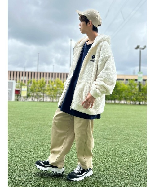 (What it isNt)ART BY MARKGONZALES(ワットイットイズント)の「【(What it isNt)】【what it isNt別注】シャギーボアジップパーカー(その他アウター・メンズ・ブラック/ホワイト・L/XL/M)」の5枚目の写真