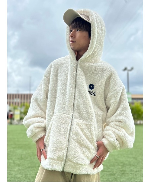 (What it isNt)ART BY MARKGONZALES(ワットイットイズント)の「【(What it isNt)】【what it isNt別注】シャギーボアジップパーカー(その他アウター・メンズ・ブラック/ホワイト・L/XL/M)」の6枚目の写真