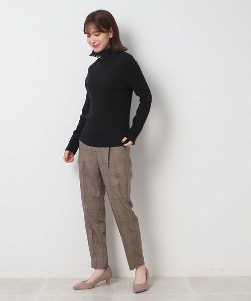 SHOO・LA・RUE（シューラルー）の「◆【洗える】ちくちくしにくい なめらか リブタートルニット（ニット/セーター・レディース・ブルー/ブラック/レッド系1/ベージュ系2/マスタード/ホワイト系5/オフホワイト/グレー/ダークグリーン/ライトブルー/ピンク系・03/05/01/02/04）」の12枚目の写真