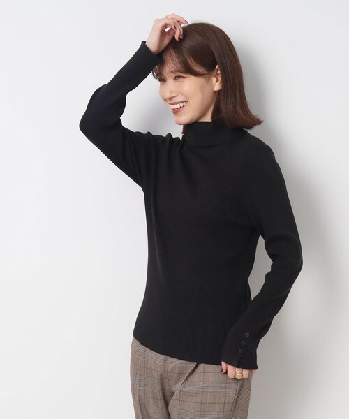 SHOO・LA・RUE（シューラルー）の「◆【洗える】ちくちくしにくい なめらか リブタートルニット（ニット/セーター・レディース・ブルー/ブラック/レッド系1/ベージュ系2/マスタード/ホワイト系5/オフホワイト/グレー/ダークグリーン/ライトブルー/ピンク系・03/05/01/02/04）」の15枚目の写真