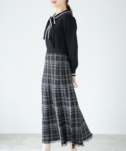 tocco closet(トッコ クローゼット)の「裾フリンジチェック柄ニットフレアロングスカート(スカート・レディース・ベージュ/アイボリー/ブラック・M)」の19枚目の写真