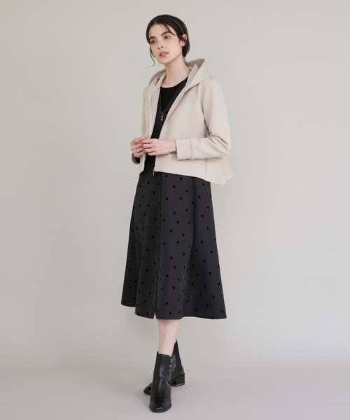 Maison de Beige（メゾンドベージュ）の「【秋の新色】フリルパーカー（パーカー・レディース・ブラック/ベージュ・9号）」の3枚目の写真