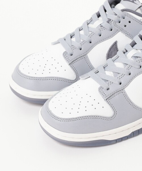 NIKE（ナイキ）の「NIKE / Dunk Low Retro SE “Light Carbon”（スニーカー・メンズ・グレー・27.0cm/26.5cm/28.0cm/26.0cm/27.5cm）」の2枚目の写真