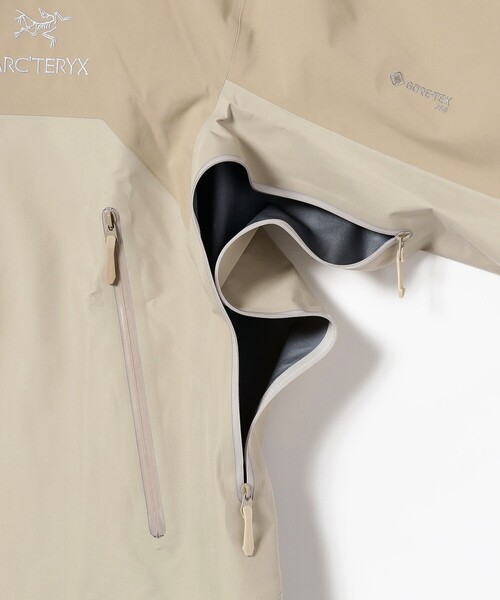 ARC'TERYX（アークテリクス）の「ARC'TERYX / Beta AR Jacket（ブルゾン・メンズ・ブラック系その他3/ブラック/グリーン系その他5・LARGE/MEDIUM/X-LARGE/SMALL）」の6枚目の写真