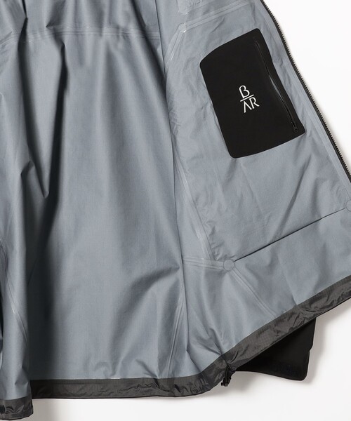 ARC'TERYX（アークテリクス）の「ARC'TERYX / Beta AR Jacket（ブルゾン・メンズ・ブラック系その他3/ブラック/グリーン系その他5・LARGE/MEDIUM/X-LARGE/SMALL）」の12枚目の写真