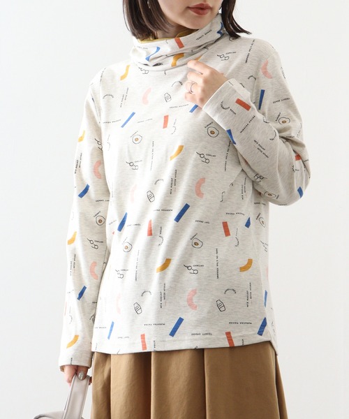 Emago(イマゴ)の「EMAGO 朝食総柄プリントタートル(Tシャツ/カットソー・レディース・マスタード/ブルー/アイボリー/ブラック・FREE)」の5枚目の写真