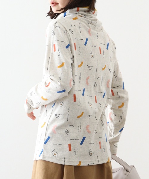 Emago(イマゴ)の「EMAGO 朝食総柄プリントタートル(Tシャツ/カットソー・レディース・マスタード/ブルー/アイボリー/ブラック・FREE)」の7枚目の写真