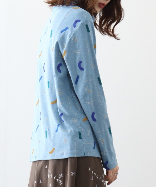 Emago(イマゴ)の「EMAGO 朝食総柄プリントタートル(Tシャツ/カットソー・レディース・マスタード/ブルー/アイボリー/ブラック・FREE)」の16枚目の写真