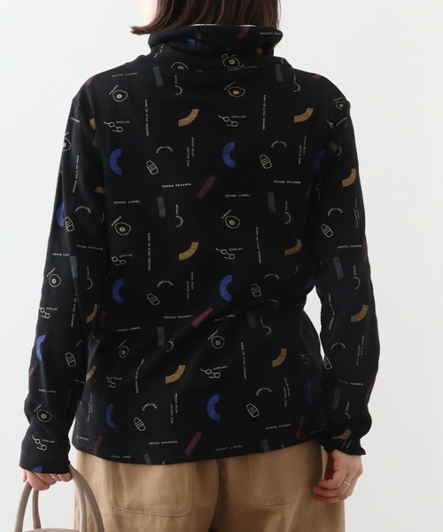 Emago(イマゴ)の「EMAGO 朝食総柄プリントタートル(Tシャツ/カットソー・レディース・マスタード/ブルー/アイボリー/ブラック・FREE)」の12枚目の写真
