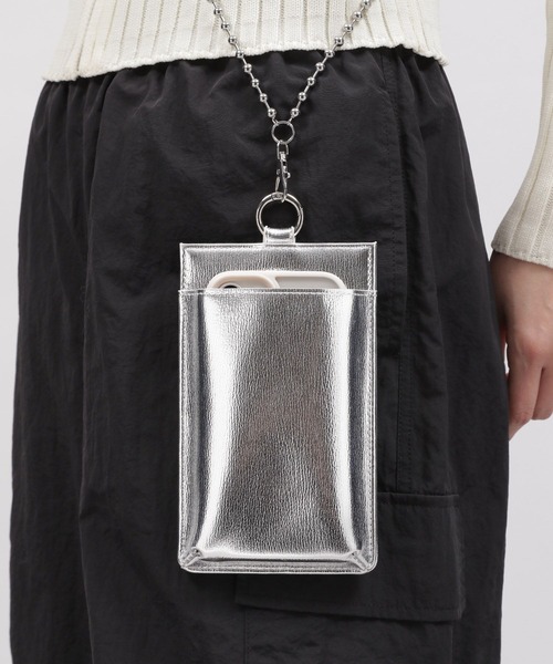 LAKOLE（ラコレ）の「フェイクレザースマホポーチ / 994762（ベルト・レディース・ブラック/オフホワイト/ライトグリーン/その他1・FREE）」の4枚目の写真