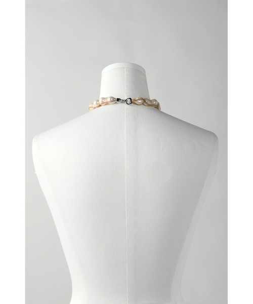 ENFOLD（エンフォルド）の「HIDDEN BEAUTY ネックレス（ネックレス・レディース・ベージュ・38）」の2枚目の写真