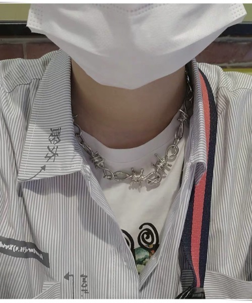 VIBGYOR（ヴィブジョー）の「【 B'day / ビーデー 】有刺鉄線デザインネックレス（ネックレス・メンズ・シルバー・FREE）」の6枚目の写真