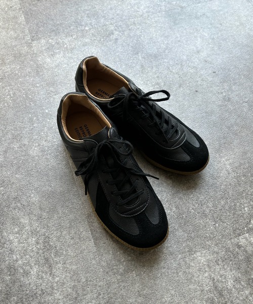 DouDou(ドゥドゥ)の「【ジャーマントレーナー】GERMAN TRAINER(スニーカー・レディース・ブラック/ホワイト・37/38)」の2枚目の写真