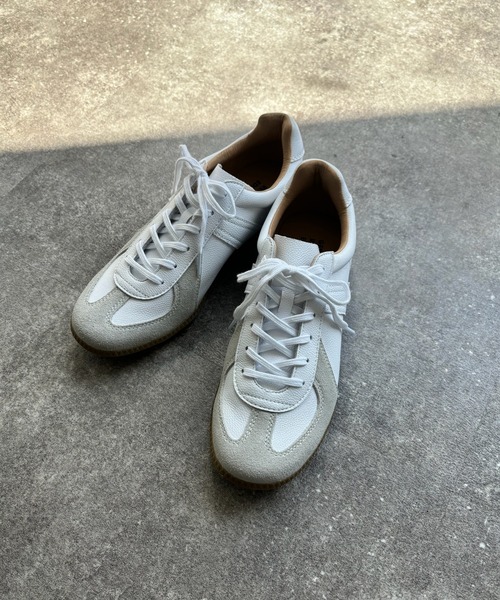 DouDou(ドゥドゥ)の「【ジャーマントレーナー】GERMAN TRAINER(スニーカー・レディース・ブラック/ホワイト・37/38)」の6枚目の写真