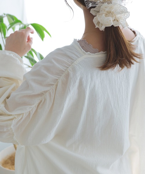 Crisp(クリスプ)の「フリンジギャザーチュニック(シャツ/ブラウス・レディース・イエロー/ピンク/アイボリー・FREE)」の12枚目の写真