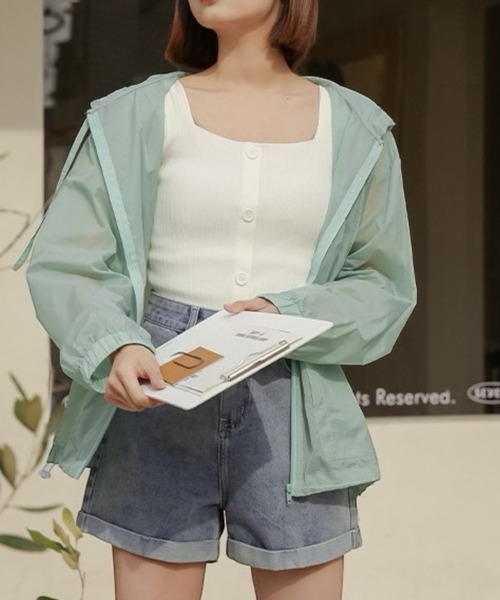 United store(ユナイテッドストア)の「スクエアネックフロントボタンニットキャミトップ(キャミソール・レディース・ホワイト/ブラック・FREE)」の16枚目の写真