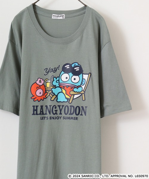 sanrio(サンリオ)の「Sanrio characters プリント 半袖Tシャツ(Tシャツ/カットソー・メンズ・ネイビー/チャコール/ブラック系/オートミール/サックスブルー系1/ブルー系その他/ライトパープル/カーキ系/サックスブルー系/グリーン/ライトカーキ/レッド/ブラック系1/ホワイト系その他/ネイビー系1/グリーン系/ブラック系3/アイボリー系1/ホワイト系4/ホワイト/クリーム/ネイビー系/アイボリー系/ブラック系2/ホワイト系3/チャコールグレー/ブラック系4/ホワイト系その他2/杢グレー/ホワイト系5/サックスブルー/アイボリー/ピンクベージュ/ライトオレンジ系/ブラック/ホワイト系/ブルーグレー/ライトオレンジ系1/ホワイト系1/ホワイト系2/レッド系/ブルー系その他2・M/L/LL)」の1枚目の写真