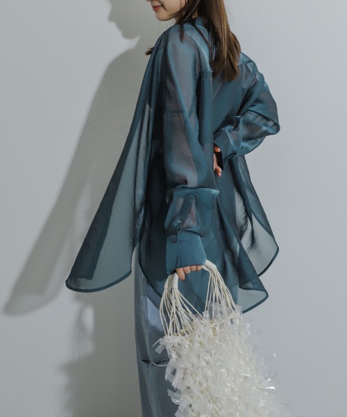 SENSE OF PLACE by URBAN RESEARCH(センスオブプレイスバイアーバンリサーチ)の「『一部WEB限定カラー』シアーシャンブレーシャツ(シャツ/ブラウス・レディース・グリーン/ブラウン/ライトベージュ/ブラック/ネイビー/ライトピンク/イエロー・ONE)」の6枚目の写真