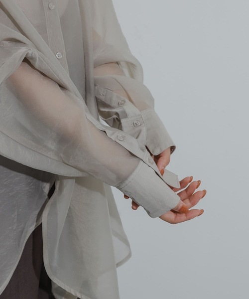 SENSE OF PLACE by URBAN RESEARCH(センスオブプレイスバイアーバンリサーチ)の「『一部WEB限定カラー』シアーシャンブレーシャツ(シャツ/ブラウス・レディース・グリーン/ブラウン/ライトベージュ/ブラック/ネイビー/ライトピンク/イエロー・ONE)」の15枚目の写真
