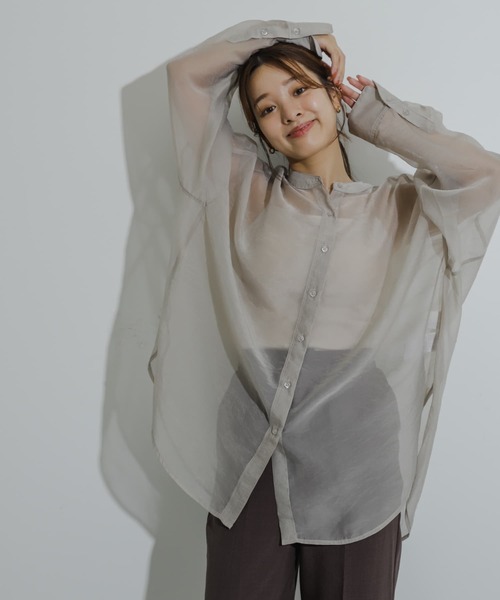 SENSE OF PLACE by URBAN RESEARCH(センスオブプレイスバイアーバンリサーチ)の「『一部WEB限定カラー』シアーシャンブレーシャツ(シャツ/ブラウス・レディース・グリーン/ブラウン/ライトベージュ/ブラック/ネイビー/ライトピンク/イエロー・ONE)」の4枚目の写真