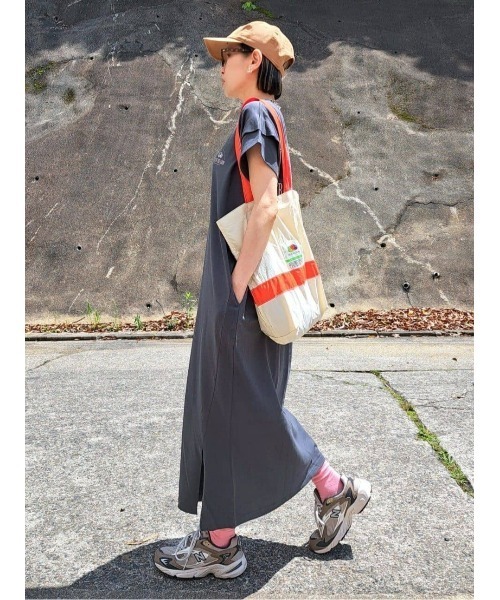 ラウンジドレス バックプリントシャツ　カーキ　翌日発送 LOUNGEDRESS（ラウンジドレス）の「バックプリントシャツ