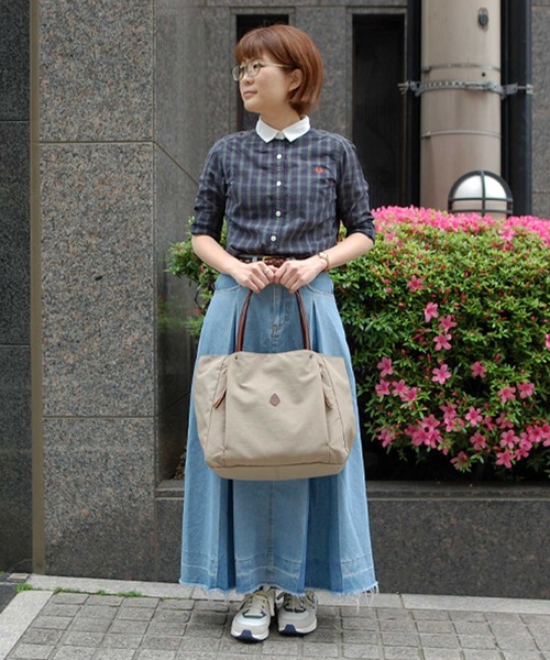 CLEDRAN（クレドラン）の「【軽量 2WAY】CL3701 LALI 2WAY FRONT POCKET TOTE（ショルダーバッグ・レディース・ブラック/ライトブラウン/グレイッシュブルー・FREE）」の4枚目の写真