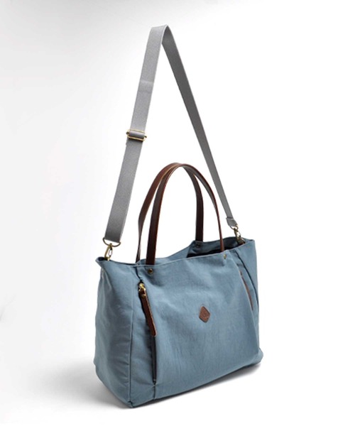 CLEDRAN（クレドラン）の「【軽量 2WAY】CL3701 LALI 2WAY FRONT POCKET TOTE（ショルダーバッグ・レディース・ブラック/ライトブラウン/グレイッシュブルー・FREE）」の11枚目の写真