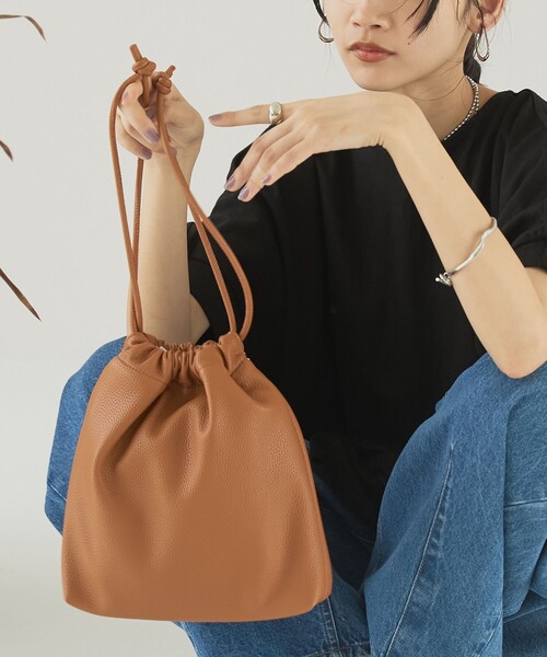 coen（コーエン）の「レザーライク巾着ショルダーバッグ（ショルダーバッグ・レディース・ライトブルー/ブラウン/ライトピンク/ブラック/ゴールド/シルバー・FREE）」の2枚目の写真