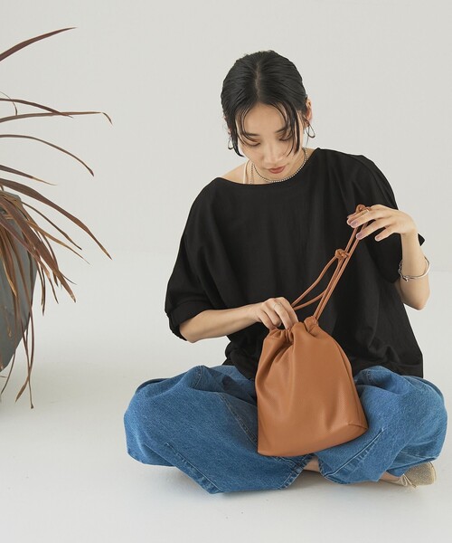 レザー巾着ショルダーバッグ　Lサイズ　ブラウン レザー巾着ショルダーバッグ（BICASH）の商品詳細