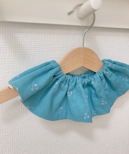 omusubii】さくらんぼのフリルスタイ/ベビースタイ / ビブ/よだれかけ